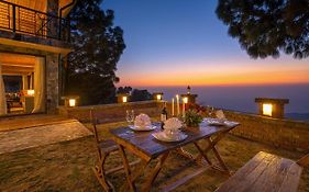 Stayvista At The Winter Line With Outdoor Pvt Pool & Comp Breakfast