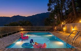 Stayvista At The Winter Line With Outdoor Pvt Pool & Comp Breakfast